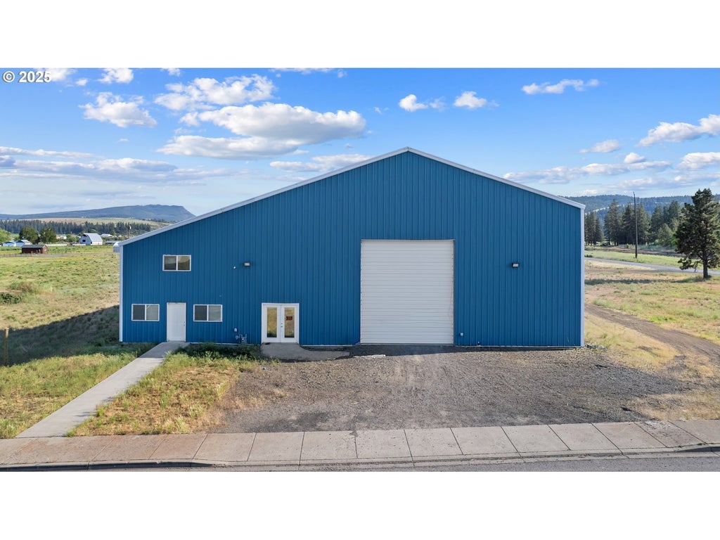 1090 Hemlock St, Elgin