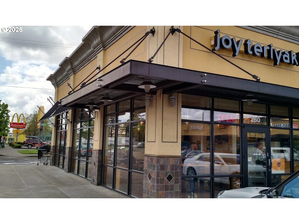 8136 Se Foster Rd, Portland