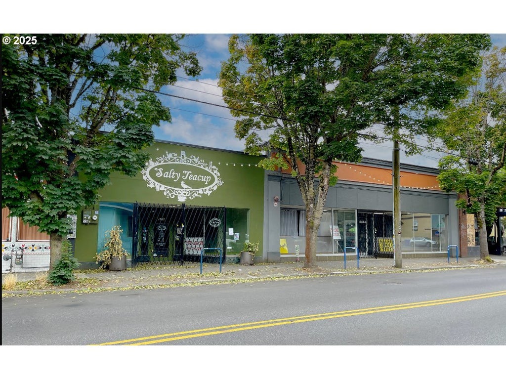 8426 N Lombard St, Portland