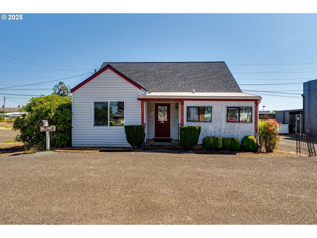 1350 Ivy St, Junction City