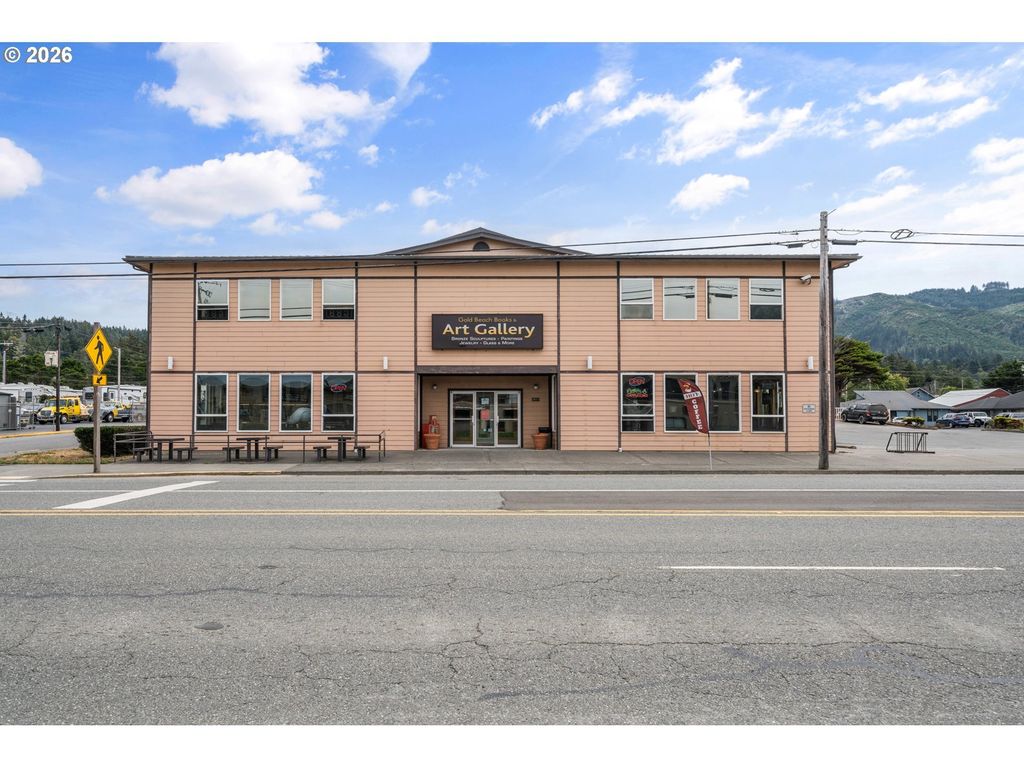29707 Ellensburg Ave, Gold Beach