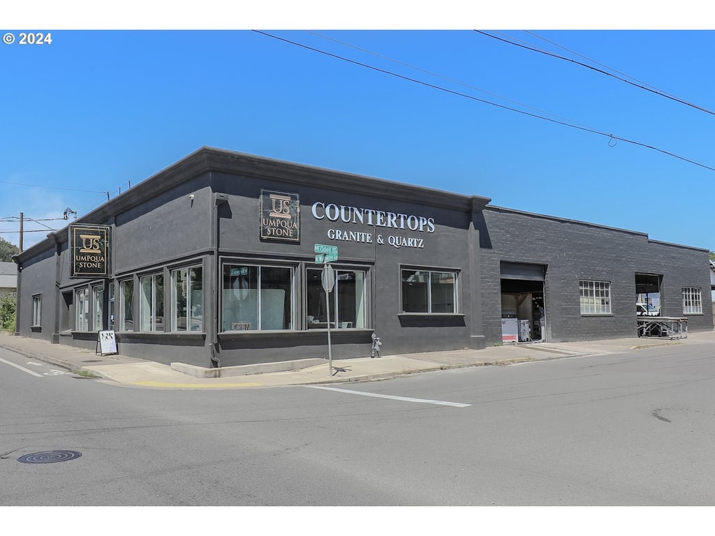 403 Ne Winchester St, Roseburg