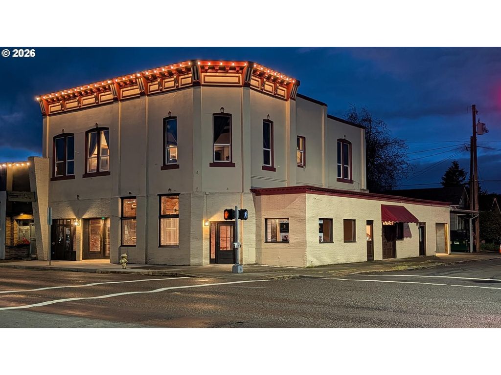 811 E 1st St, Newberg