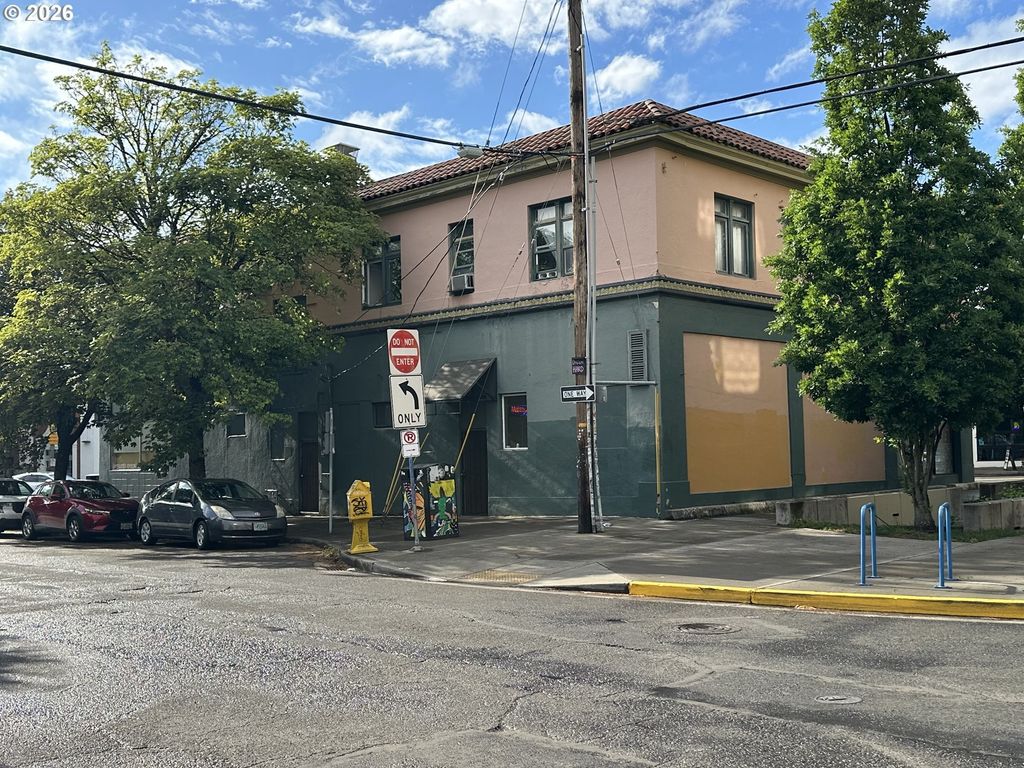 4047 Ne Broadway St, Portland
