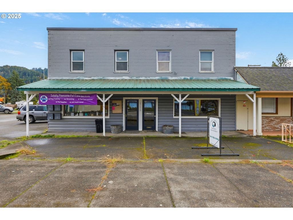 47470 Highway 58, Oakridge