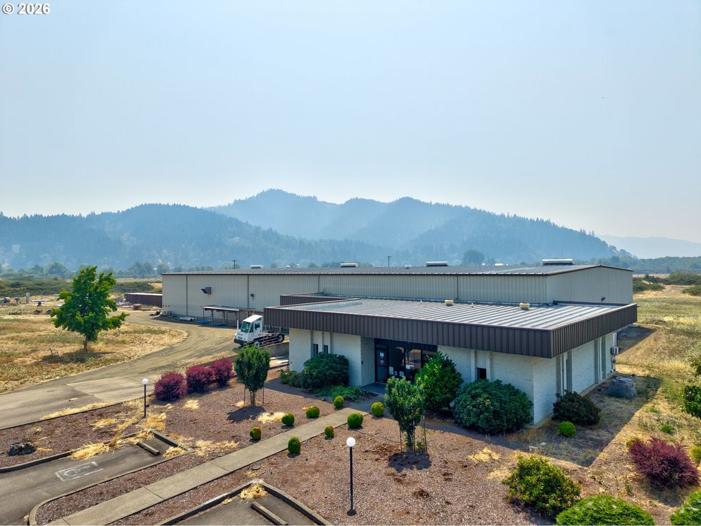850 Garden Valley Cir, Sutherlin