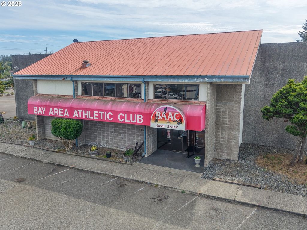 985 Newmark Ave, Coos Bay