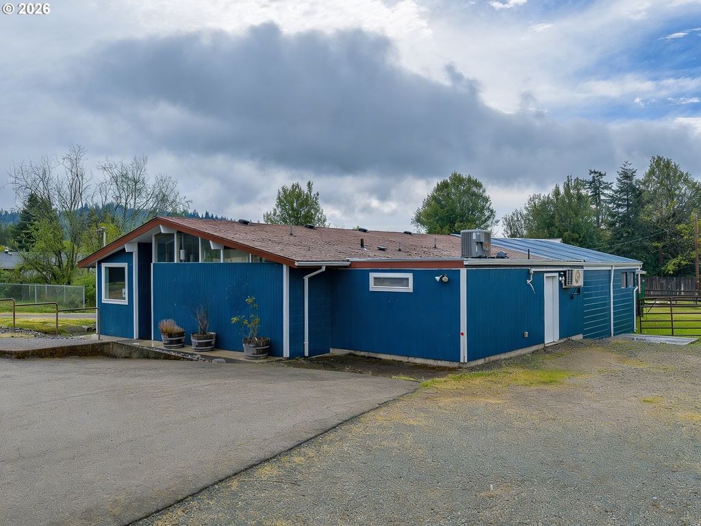 1980 Roseburg Rd, Myrtle Point