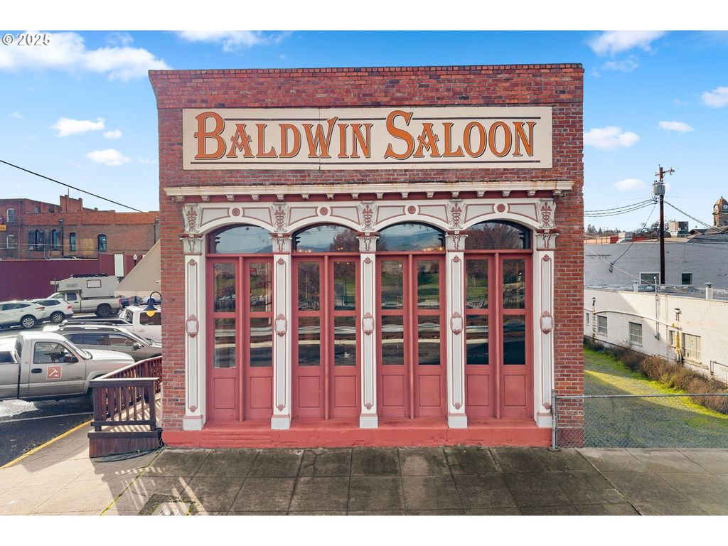205 Court St, The Dalles