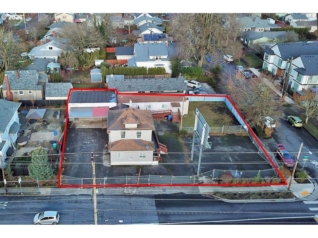 8523 Se Stark St, Portland