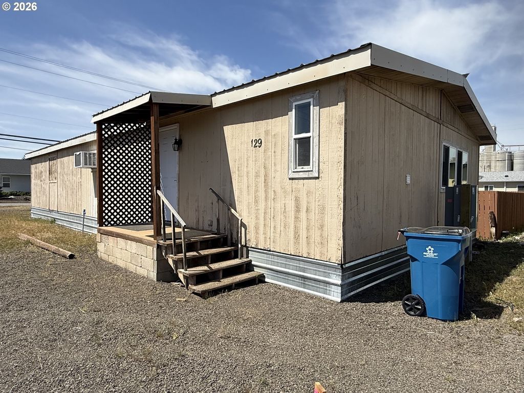 W Nesbit, Goldendale