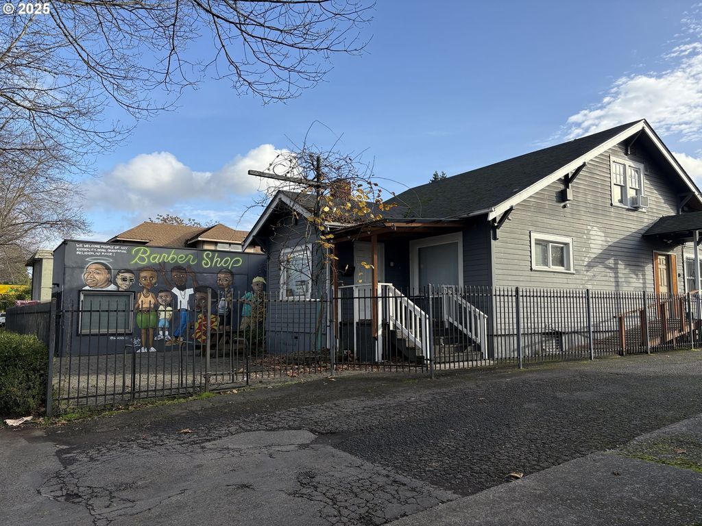 960/970 W 7th Ave, Eugene