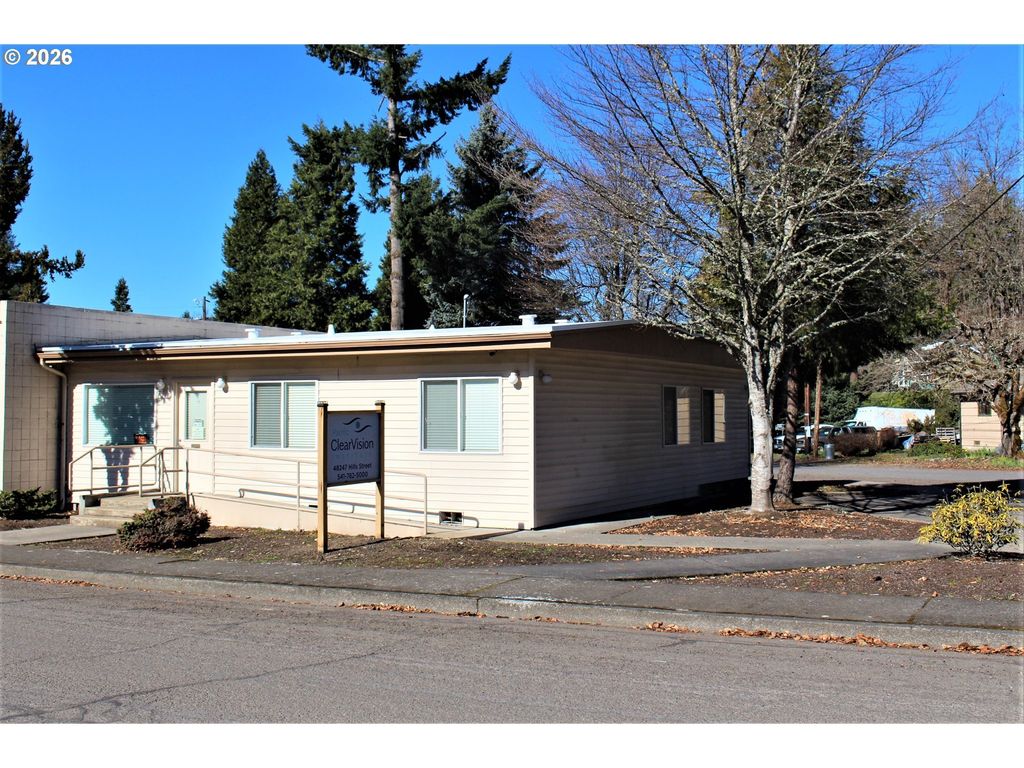 48247 Hills St, Oakridge