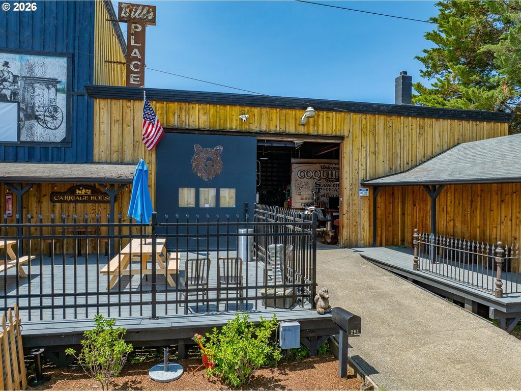 203 N Birch St, Coquille