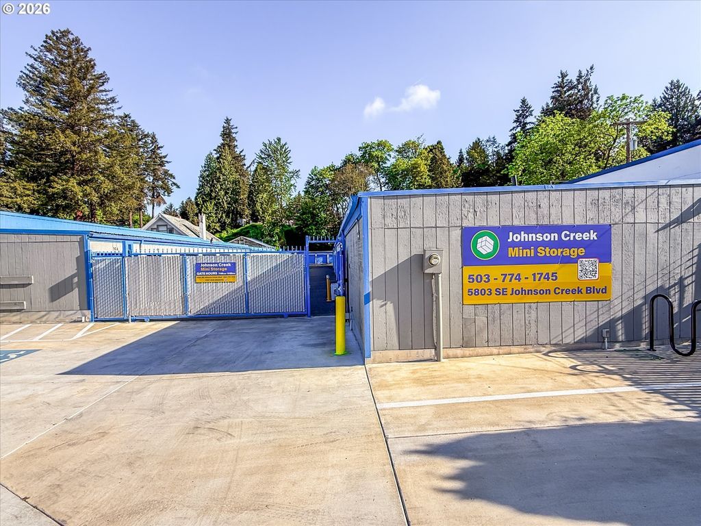 5803 Se Johnson Creek Blvd, Portland