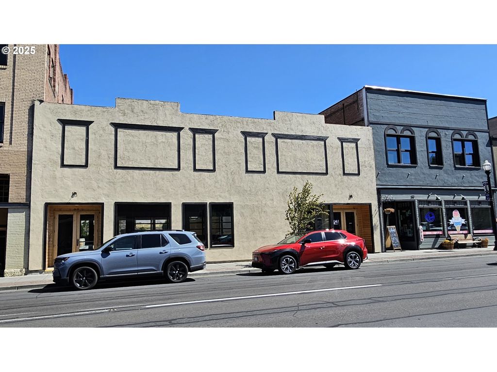 213 E 2nd St, The Dalles