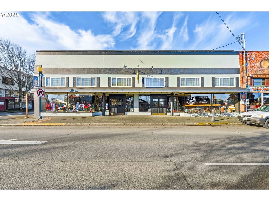 171 S Broadway St, Coos Bay