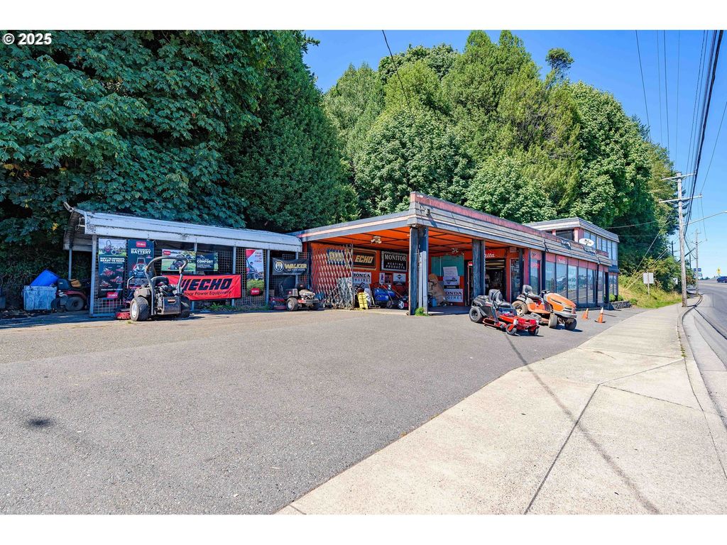 2238 Tremont St, North Bend