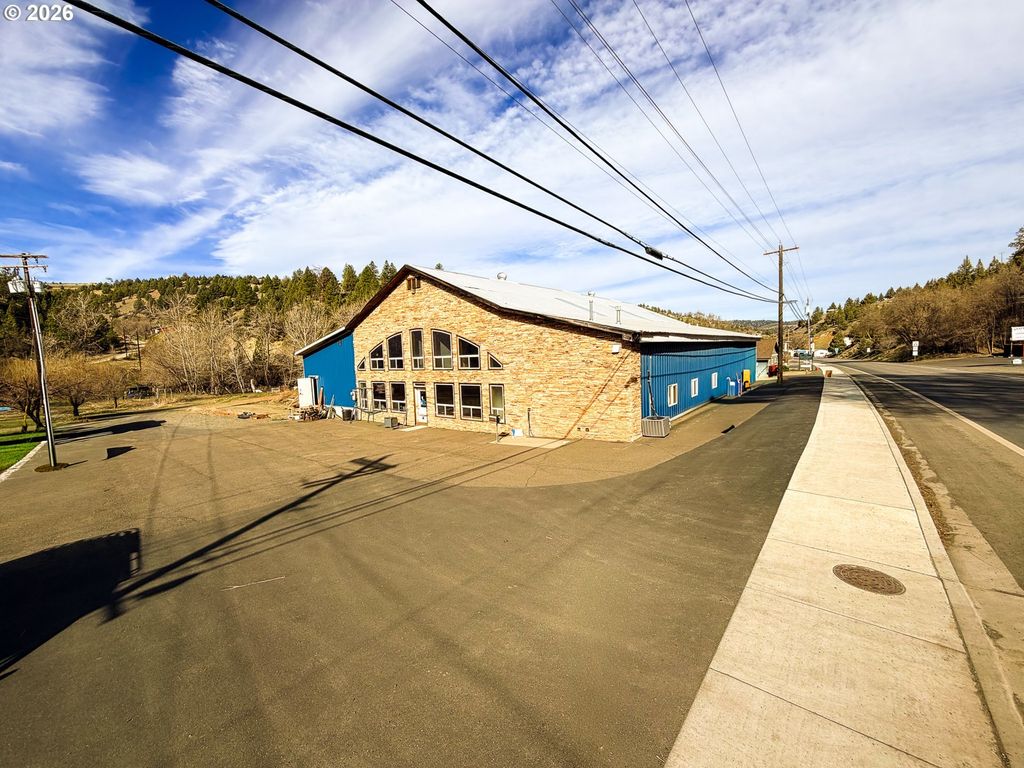 839 S Canyon Blvd, John Day