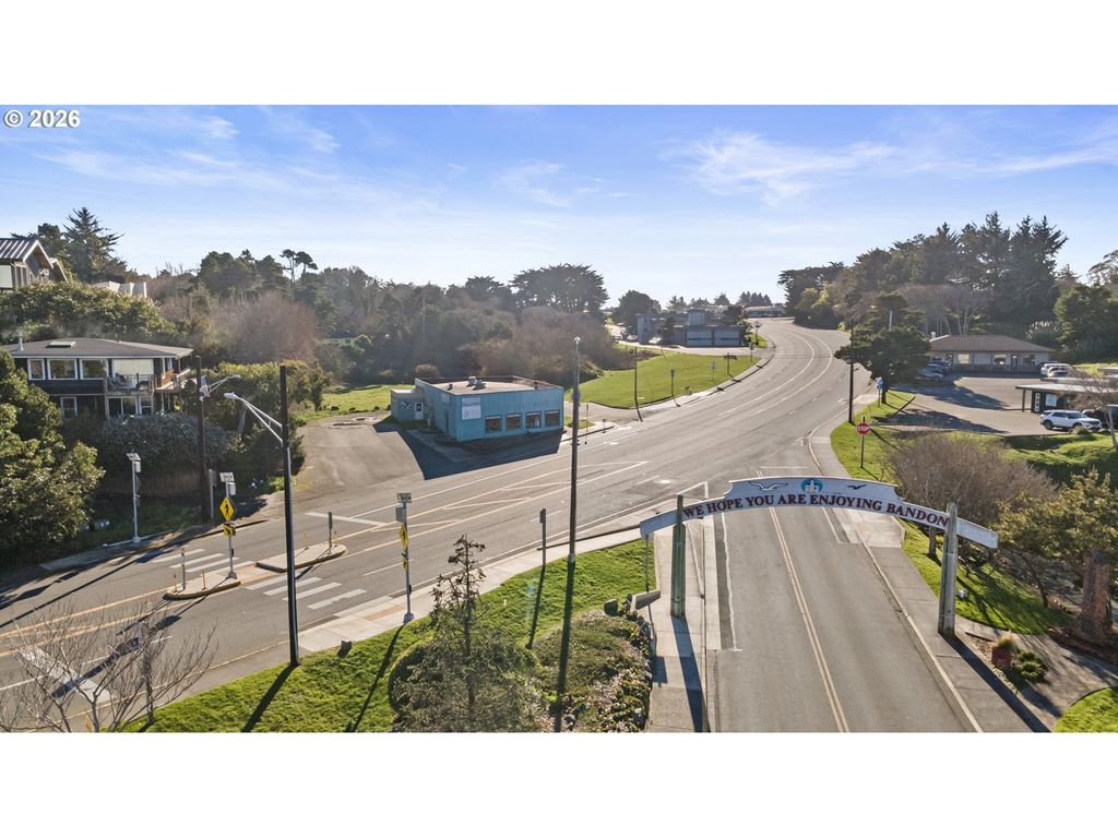 240 Highway 101, Bandon