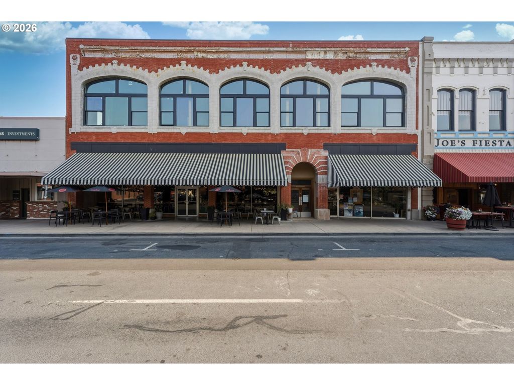 308 S Main St, Pendleton