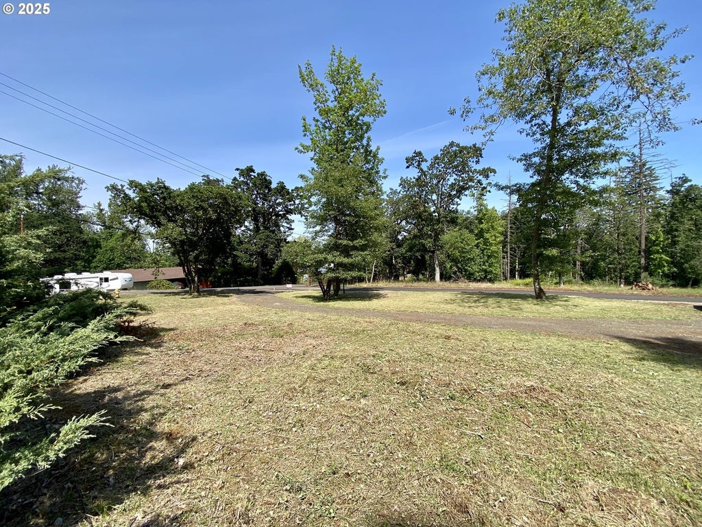 W 40th Ave 2, Eugene