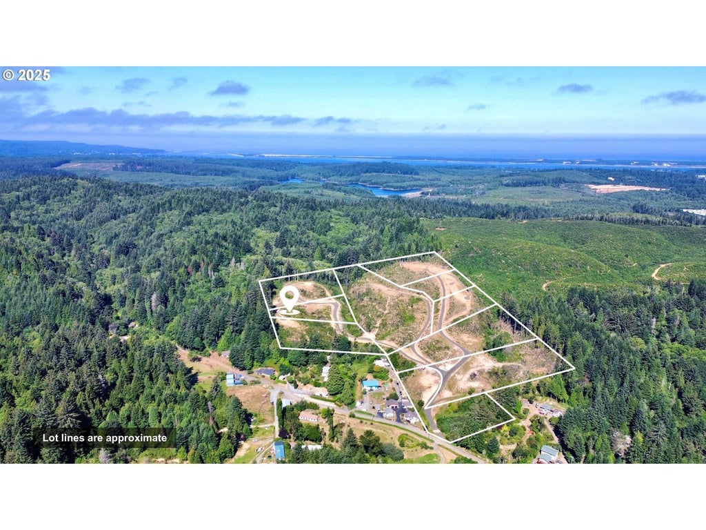 000 Trail Ln 1301, Coos Bay