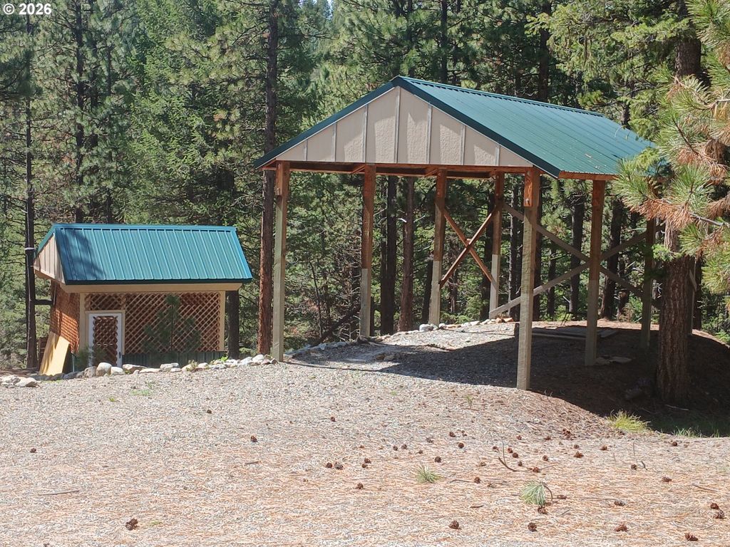 Bear Gulch Rd, Sumpter