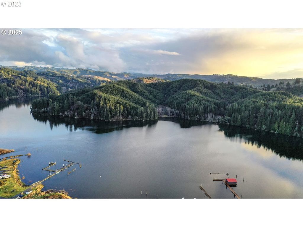 N Tenmile, Lakeside