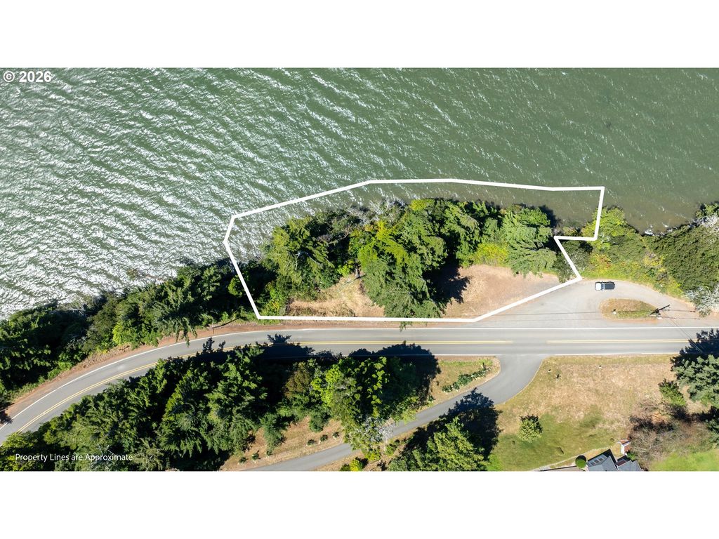 65294 E Bay Rd, North Bend