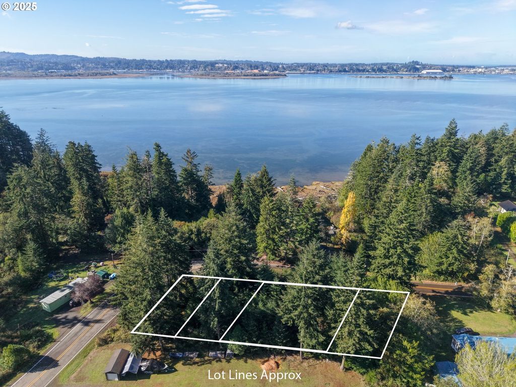 East Bay Rd, North Bend