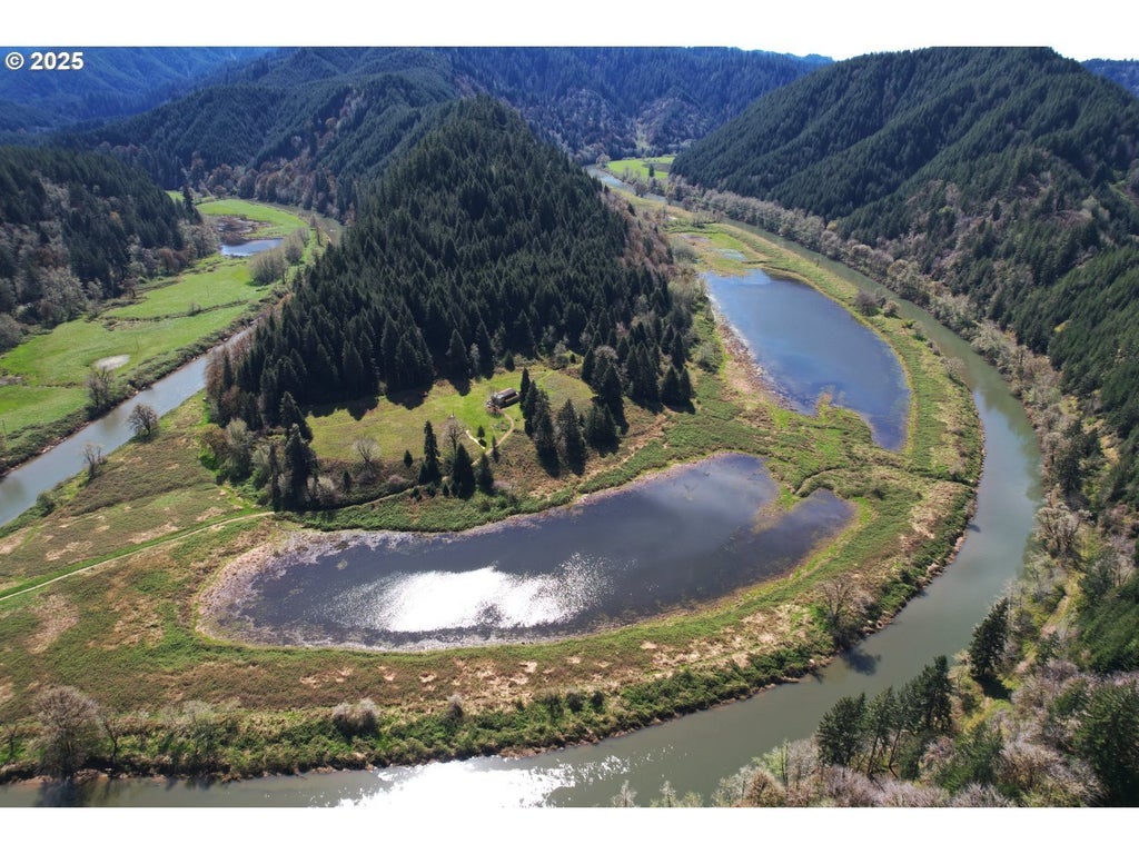 17834 Lower Smith River Rd, Reedsport