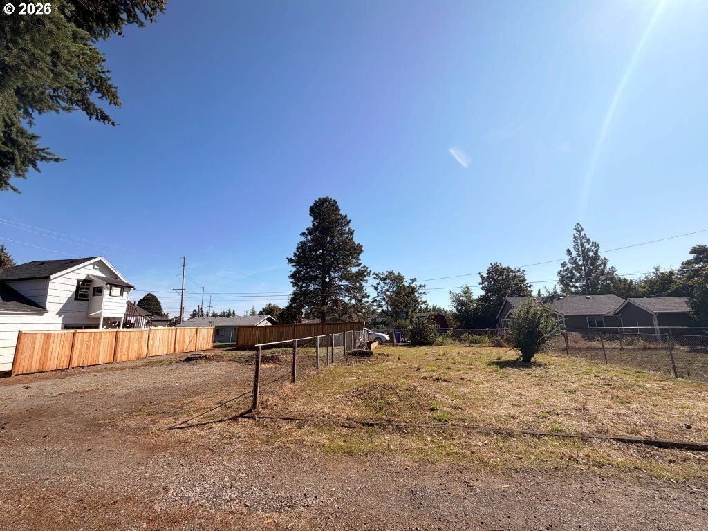 610 Holmes Ln, Oregon City