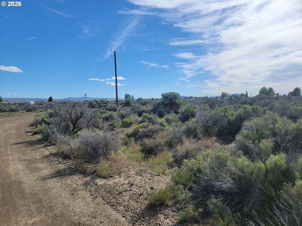 Elm Ln, Christmas Valley