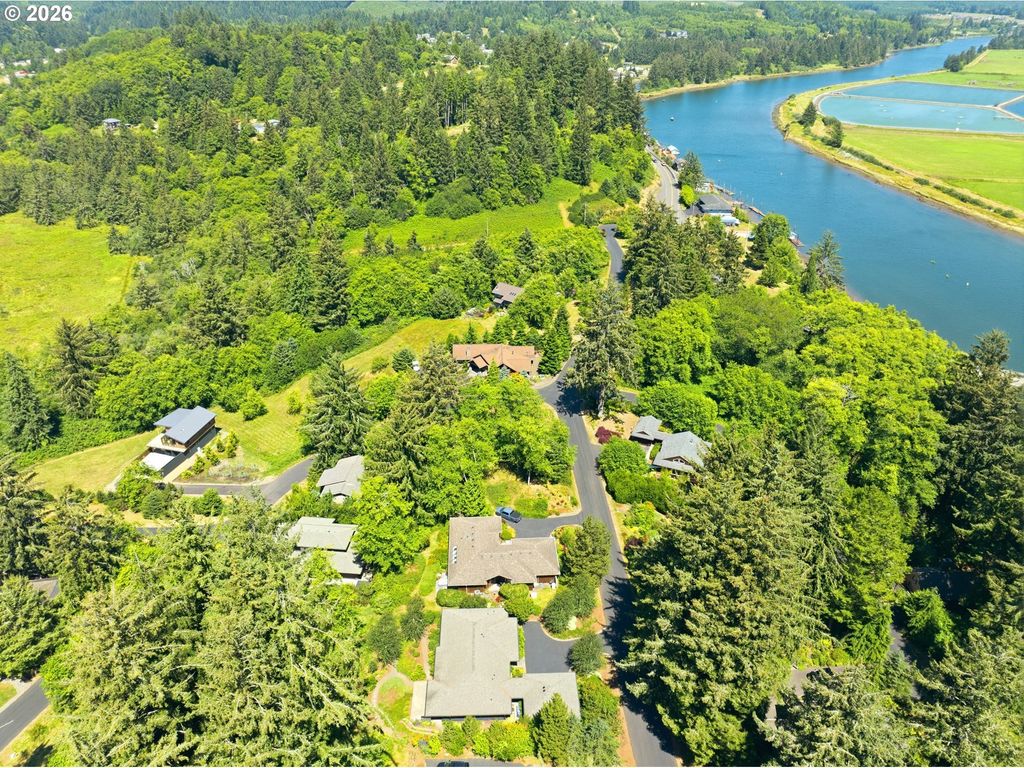 Nehalem Point Dr, Nehalem