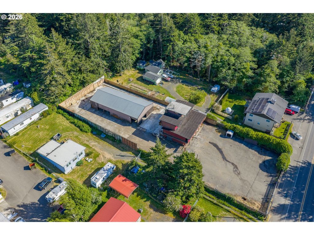 92786 Cape Arago Hwy, Coos Bay