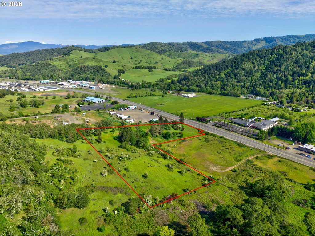 3314 Ne Diamond Lake Blvd, Roseburg