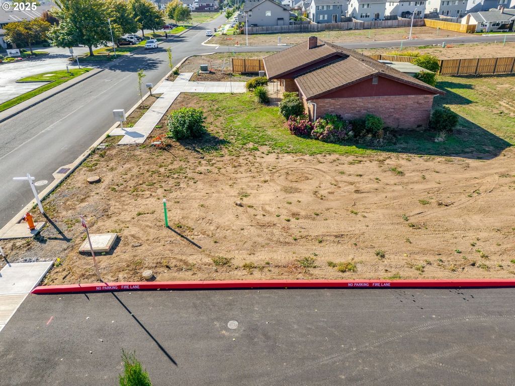 1491 S Fir St 18, Canby