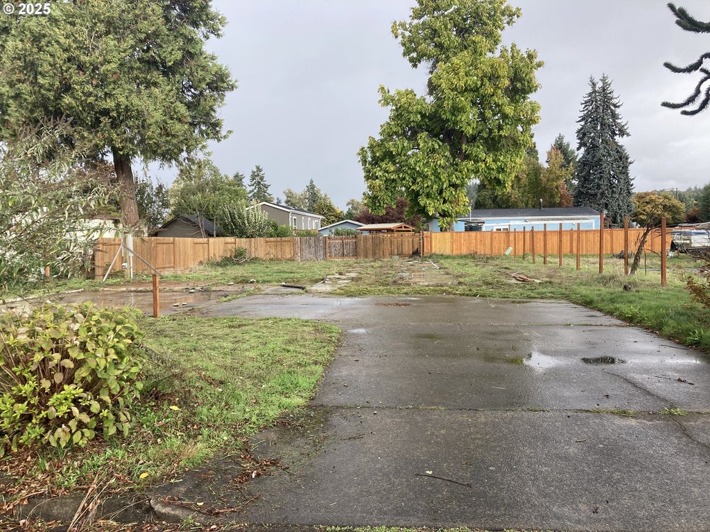 65 Kremont Ave, Springfield