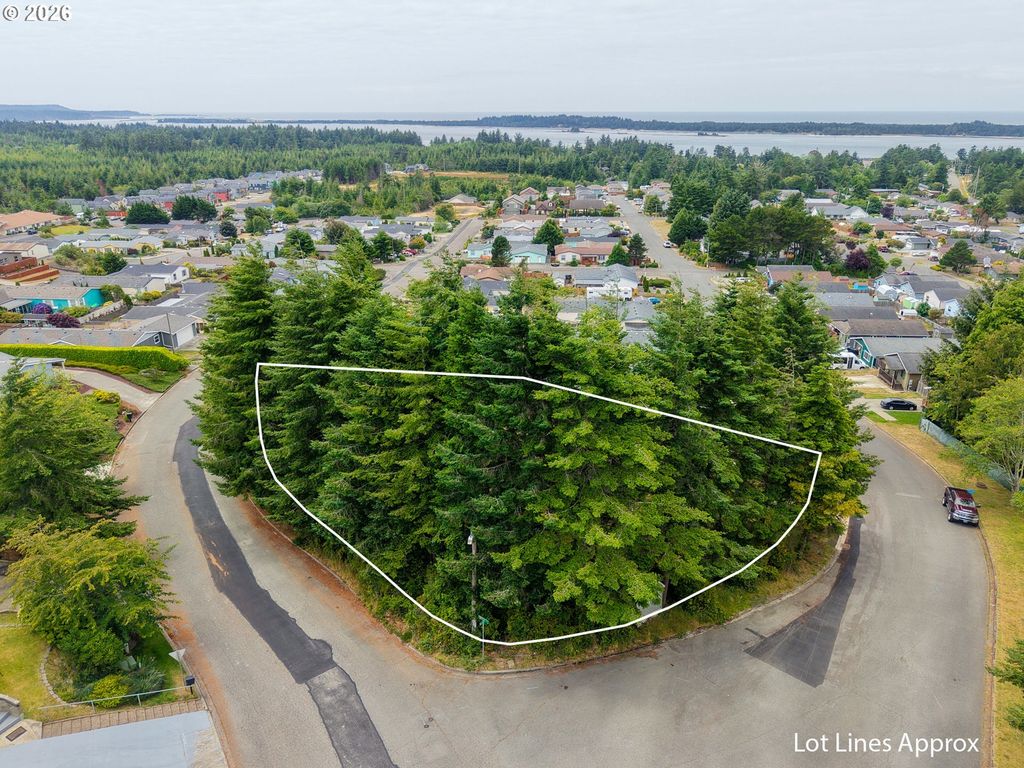 1111 Blanco Ave, Coos Bay