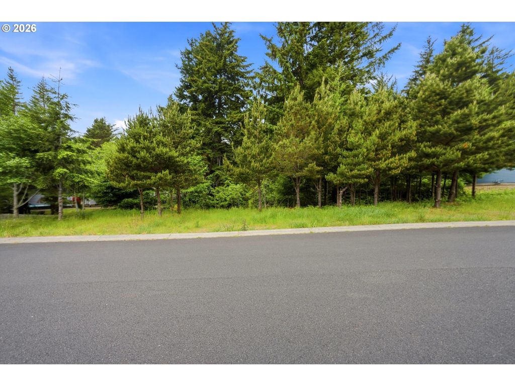34 Se Inlet Ave, Lincoln City