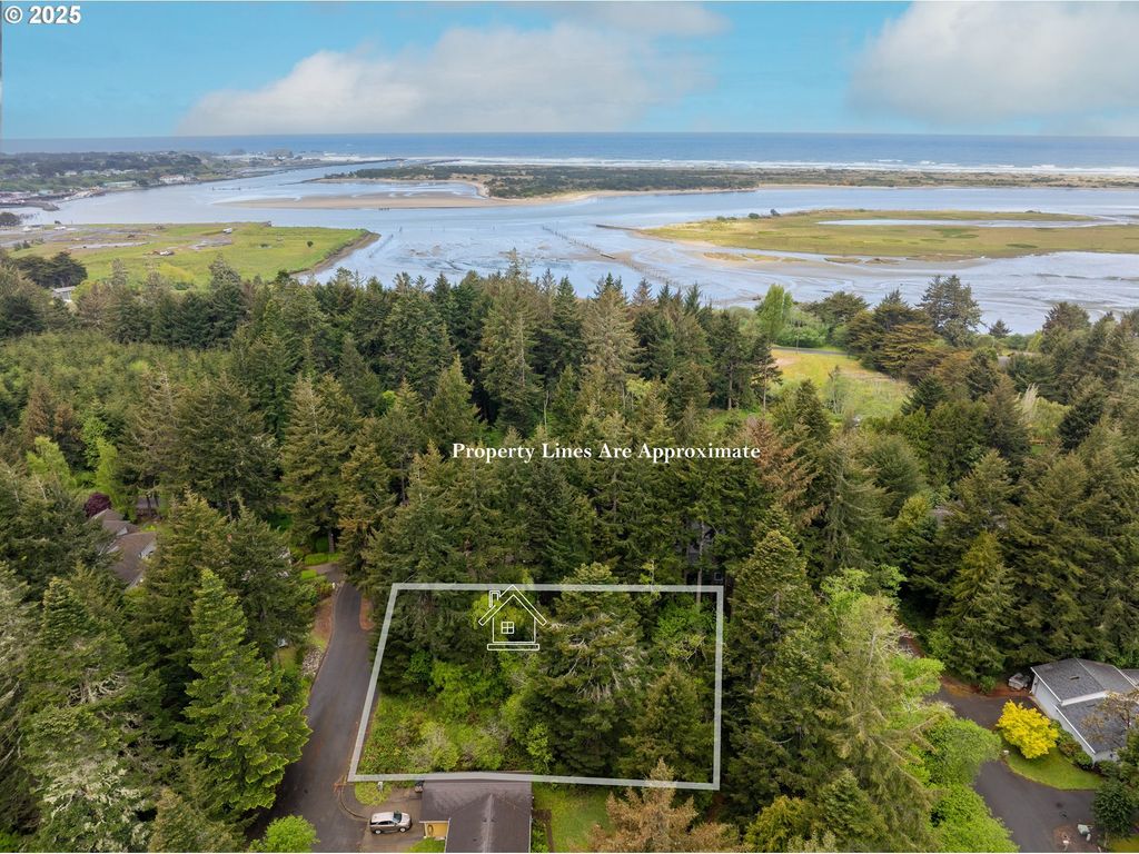 9th St, Bandon
