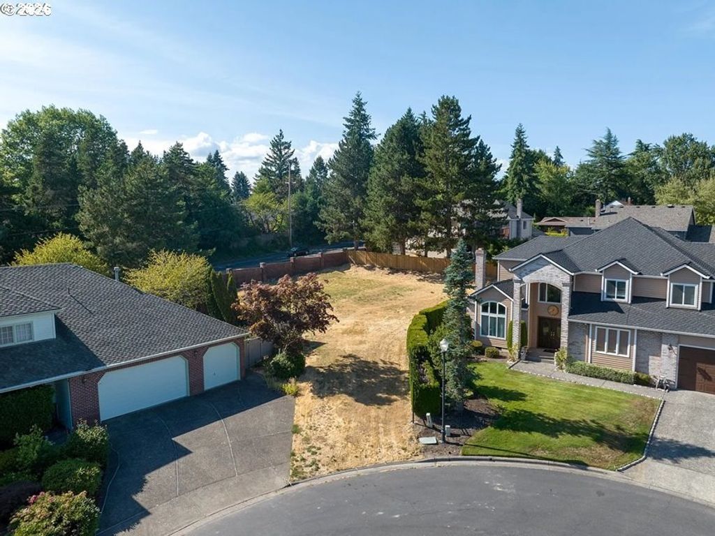 14292 Nw Lakeshore Ct, Portland