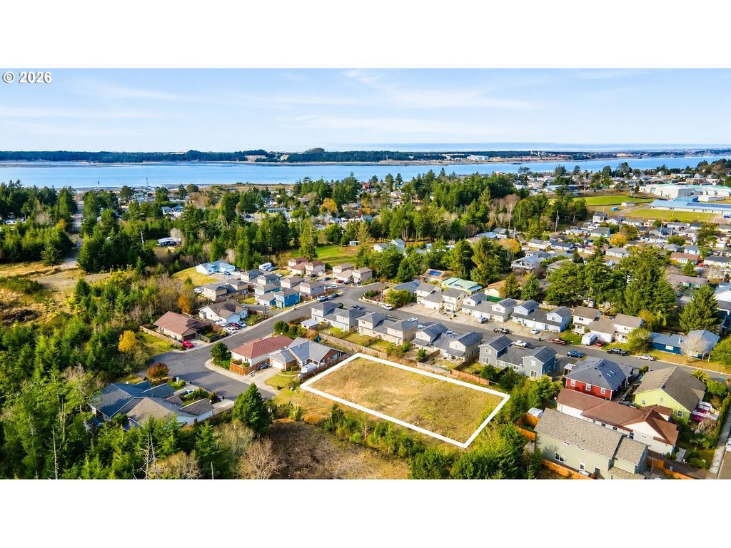 Fulton Ave 312, Coos Bay