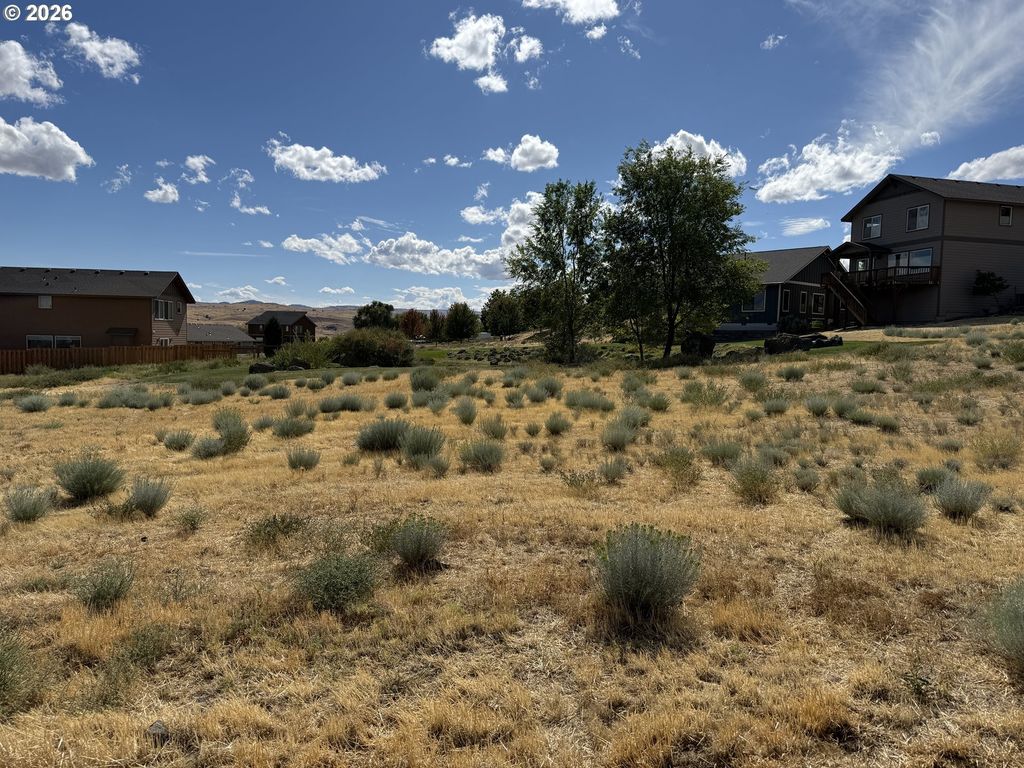 403 Little Lake Rd, Maupin