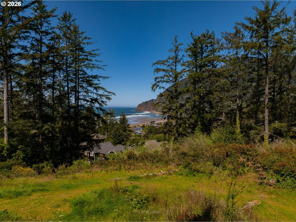 877 Elm St Lot 2, Manzanita