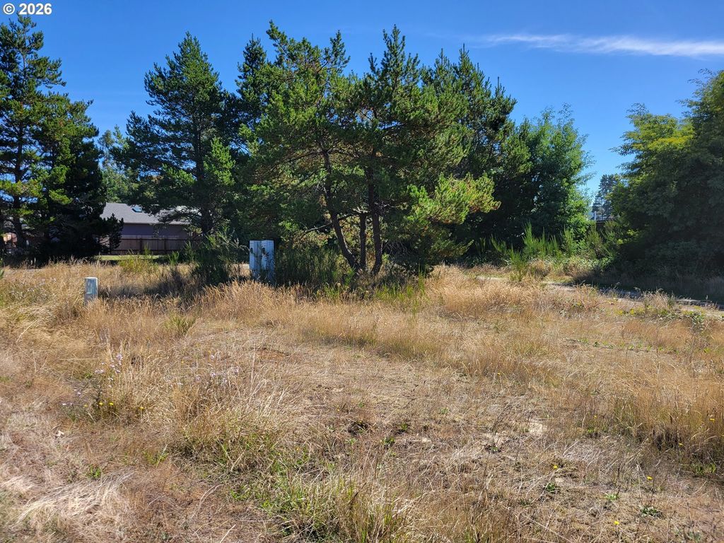 805 Jacobson Way, Lakeside