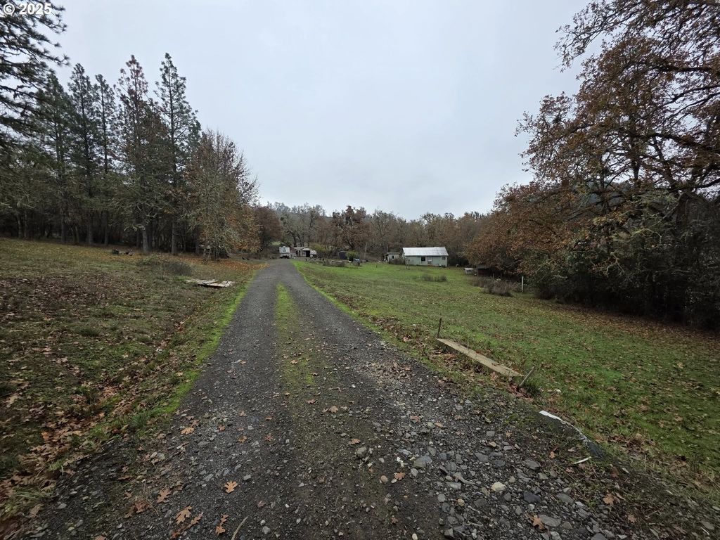 339 Justa Ln, Sutherlin