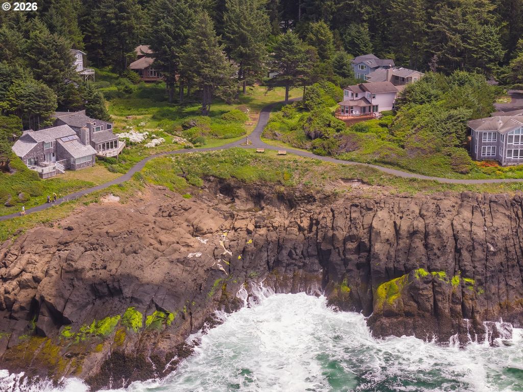 Sw Breakers Scarp 89, Depoe Bay