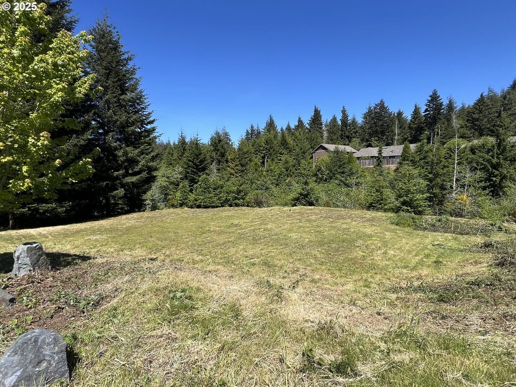 2249 Timberline Dr. #24, Coos Bay
